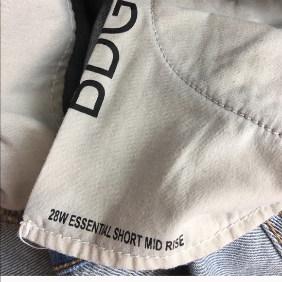 🛑Urban Outfitters| BDG Essential Short Mid Rise28 - Picture 7 of 8